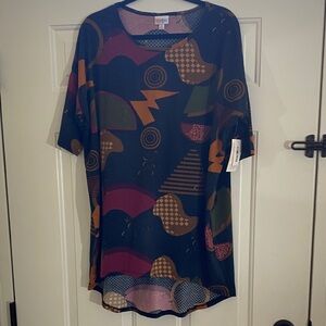 LULAROE WOMENS IRMA TOP MEDIUM NEW WITH TAGS SKU A22